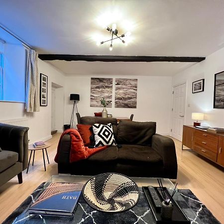 Superbly Located 2 Bedroom Luxury Apartment Бат Екстер'єр фото
