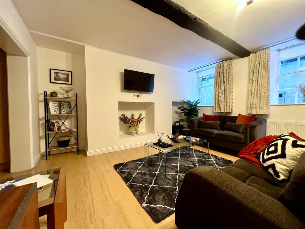 Superbly Located 2 Bedroom Luxury Apartment Бат Екстер'єр фото