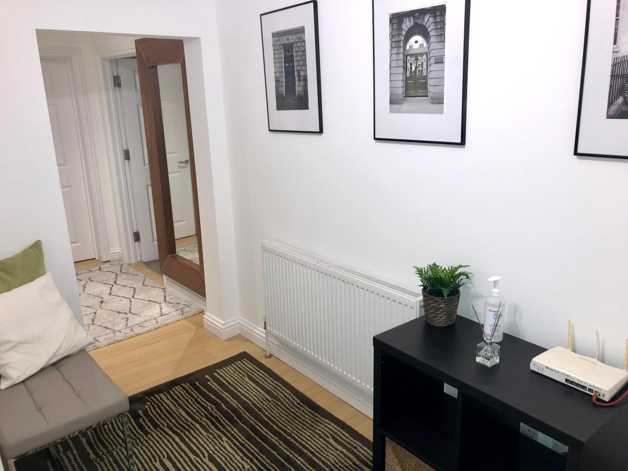 Superbly Located 2 Bedroom Luxury Apartment Бат Екстер'єр фото